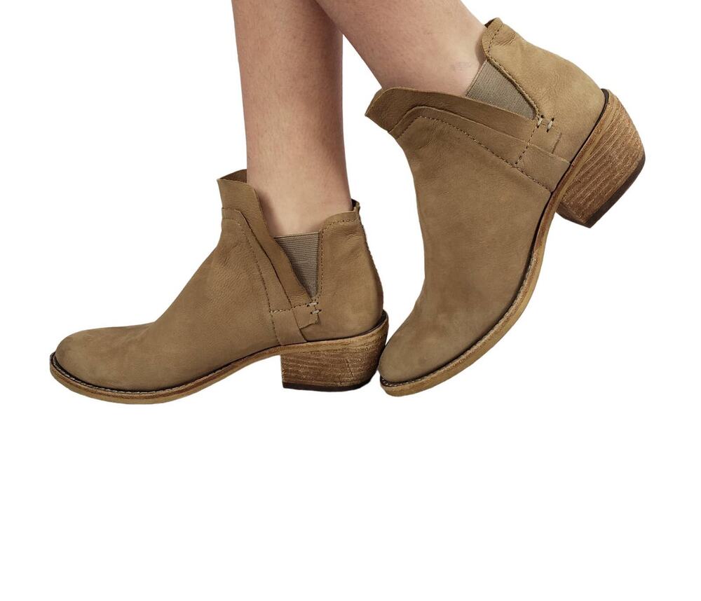 Dolce Vita Women's Tan Chelsea Leather Ankle Boots Size 6.5